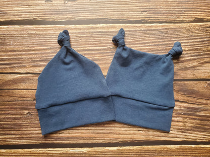 Newborn Solid Knot Toque